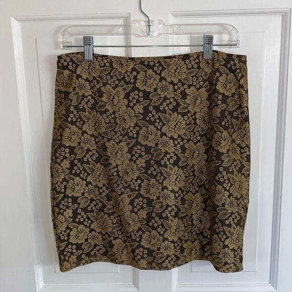 New York & Company floral lace overlay mini skirt size S - Picture 8 of 8
